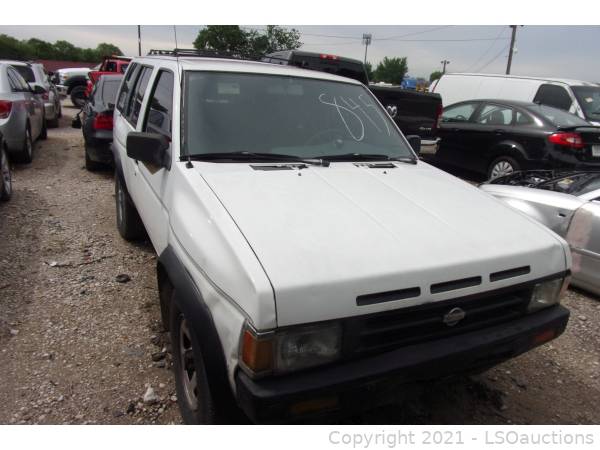 1995 NISSAN PATHFINDER SUV | LSOauctions