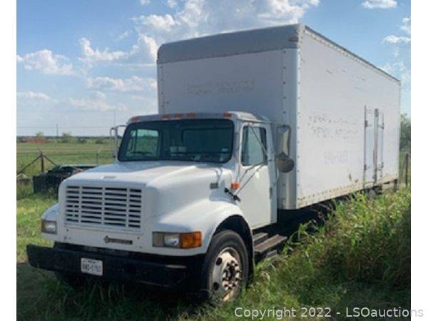 2001 INTERNATIONAL 4000 BOX TRUCK | LSOauctions