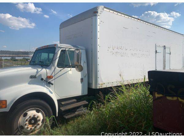 2001 INTERNATIONAL 4000 BOX TRUCK | LSOauctions