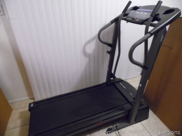 Working Proform 330 Crosswalk Treadmill LSOauctions